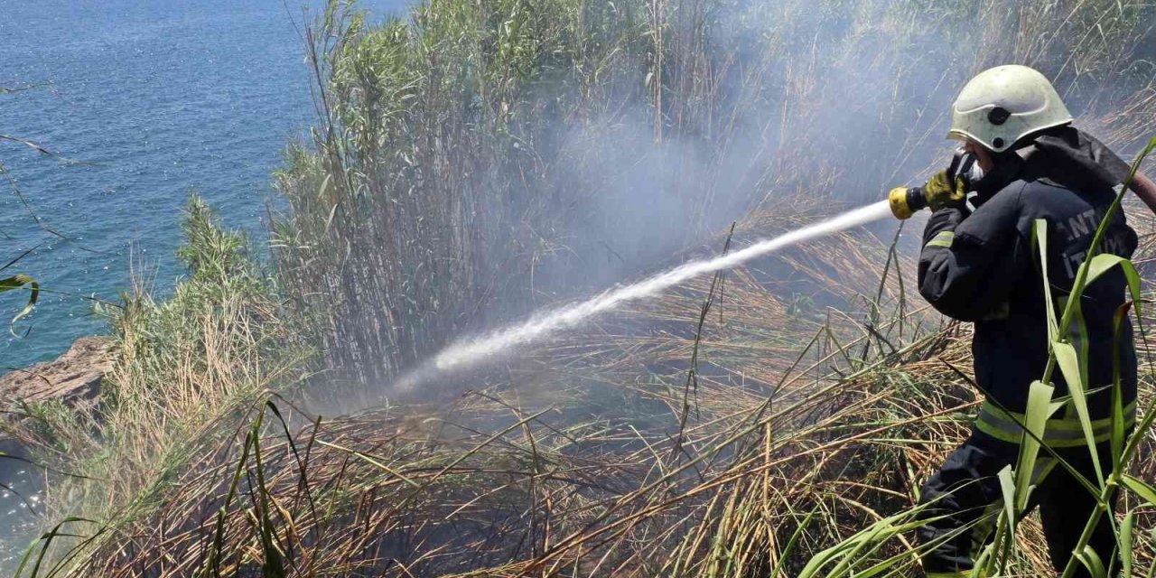 Falezlerde Kargılık Alanda Yangın