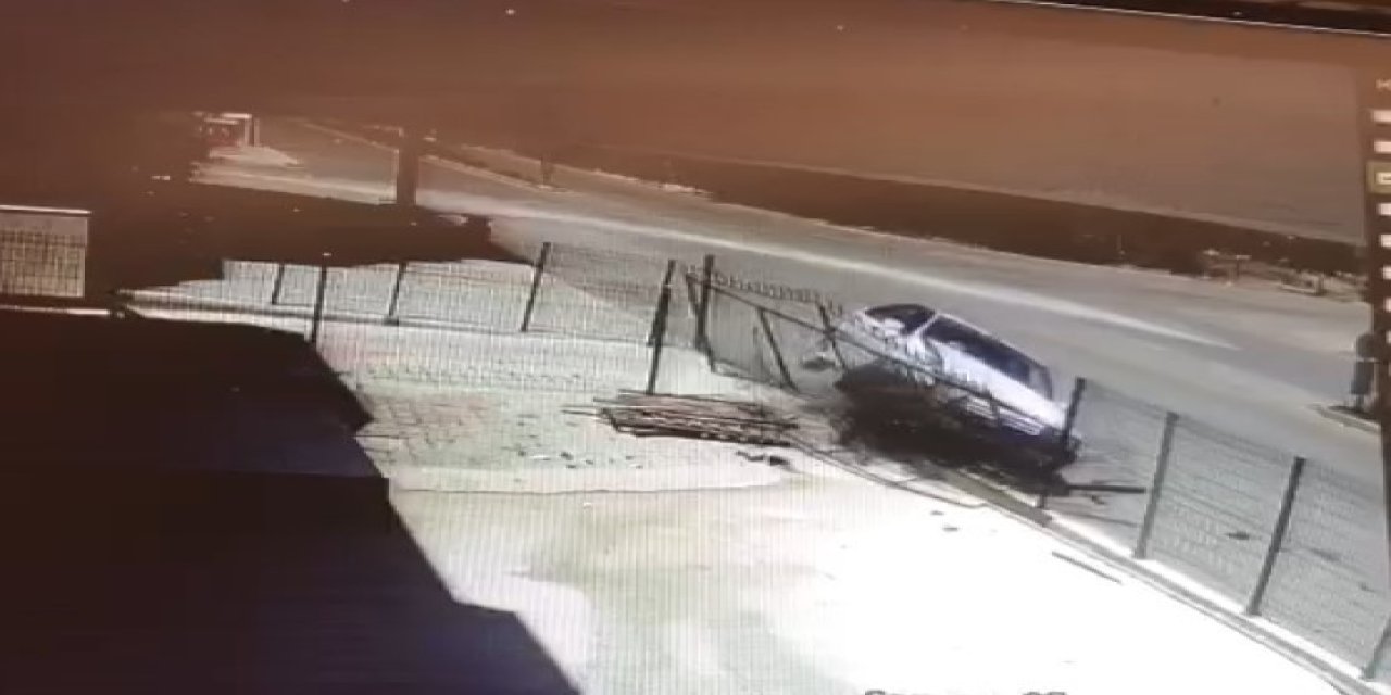 Çitlere Çarpan Otomobil Devrildi: 1 Yaralı