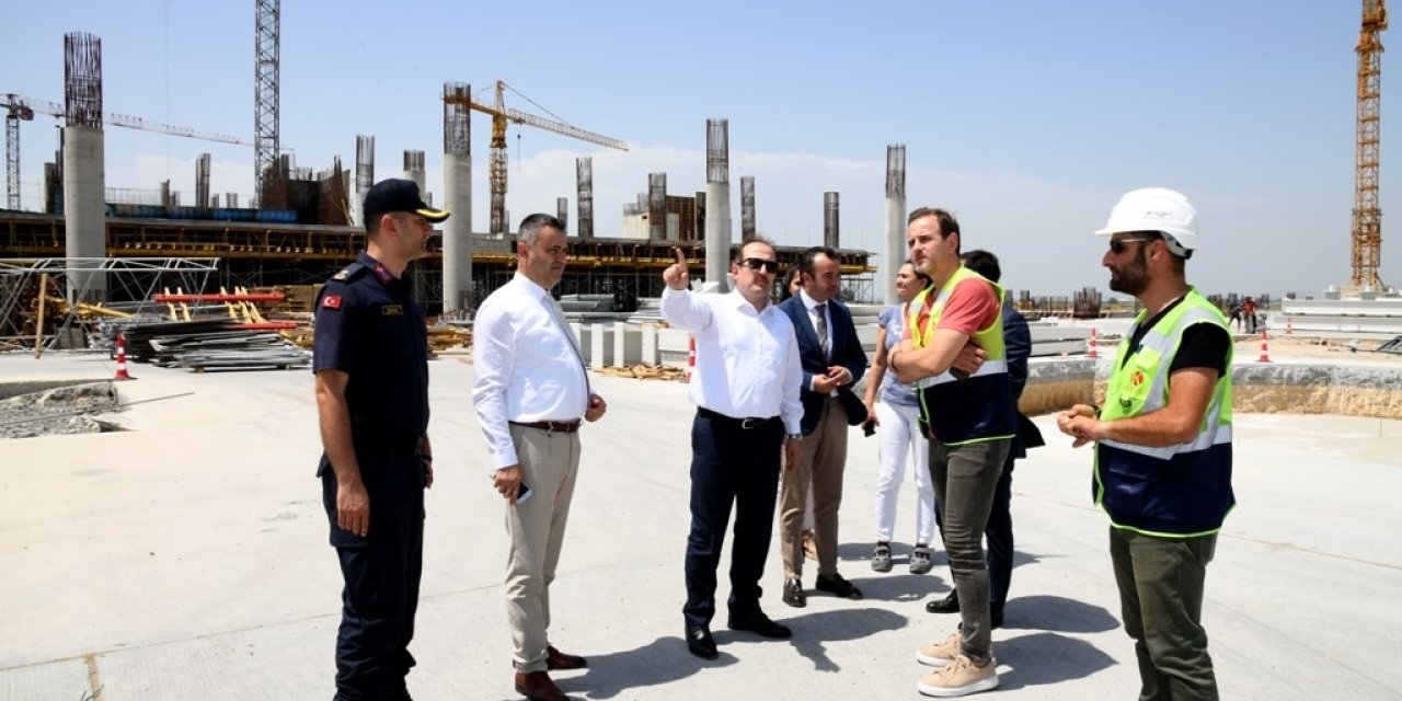 Vali Pehlivan, Çukurova Bölgesel Havalimanı İnşaatında İncelemelerde Bulundu