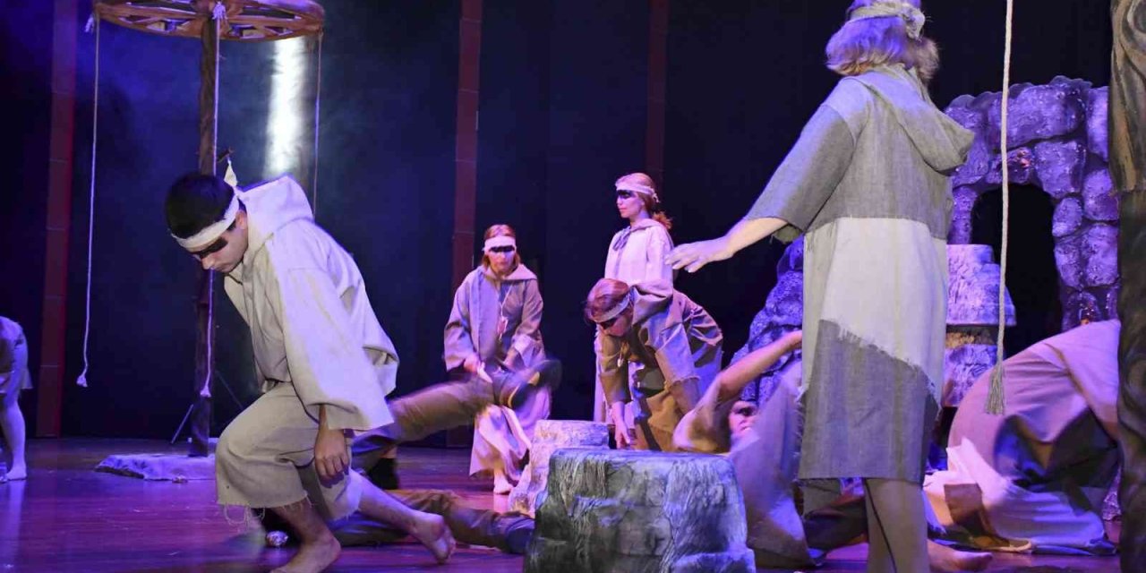 Gagauz Milli Tiyatrosu Mersin’de