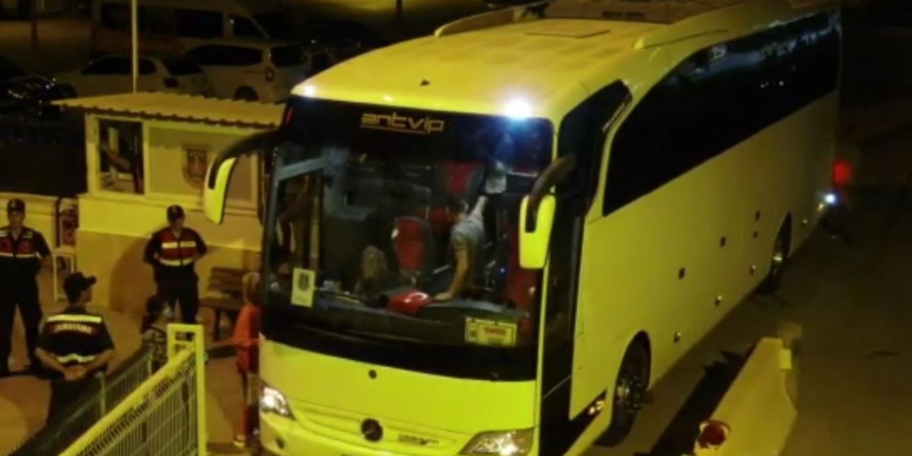 Antalya’da Ülkeye Yasadışı Yollarla Giriş Yapan 43 Kişi Yakalandı