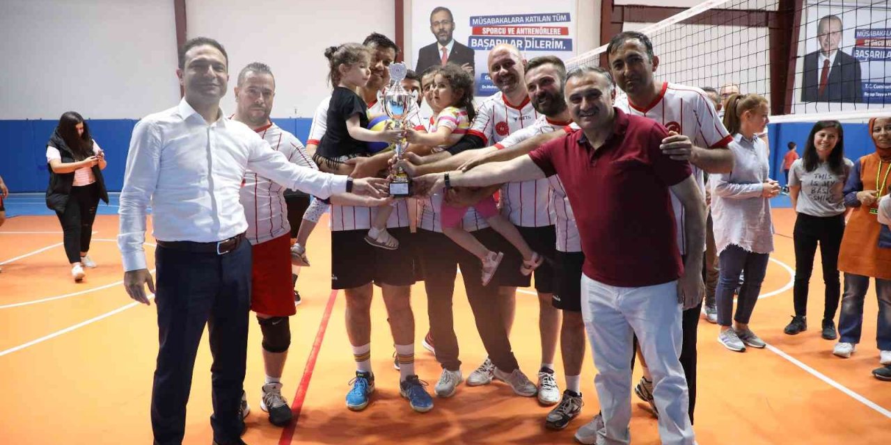 Kurumlar Arası Voleybol Turnuvası Final Maçına Develi’den Yoğun İlgi