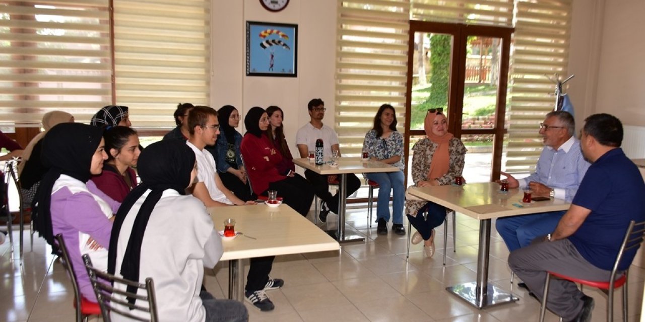İnönülü Öğrencilerden Başkan Bozkurt’a Ziyaret