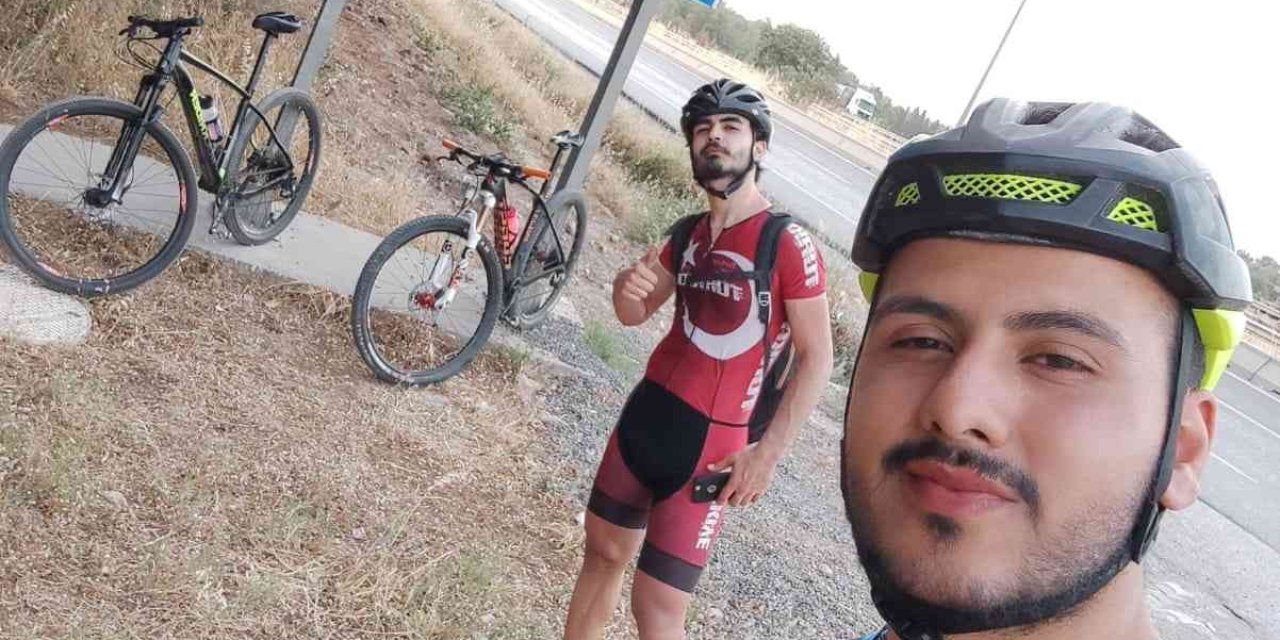 Dünya Bisiklet Günü İçin 1 Günde 416 Kilometre Pedal Çevirerek Eskişehir’den İzmir’e Ulaştılar