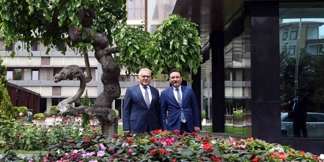 Vali Çiçek’ten Başkan Büyükkılıç’a Ziyaret