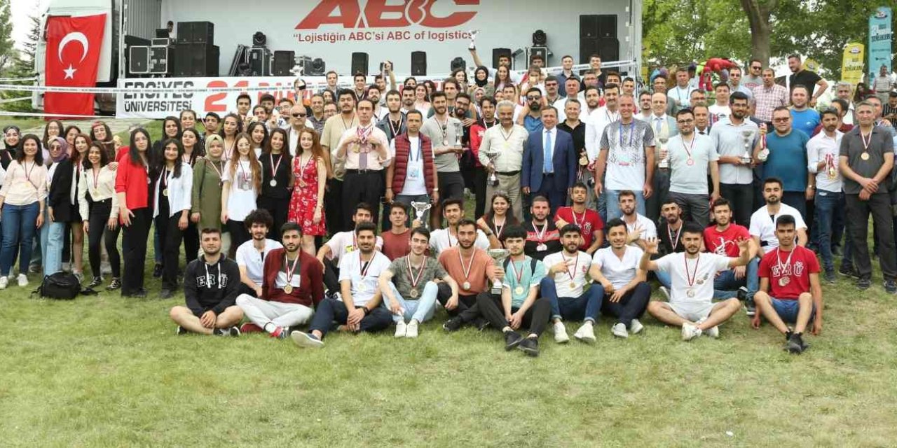 Erü’de 20. Geleneksel Spor Şenliği Ödül Töreni Düzenlendi