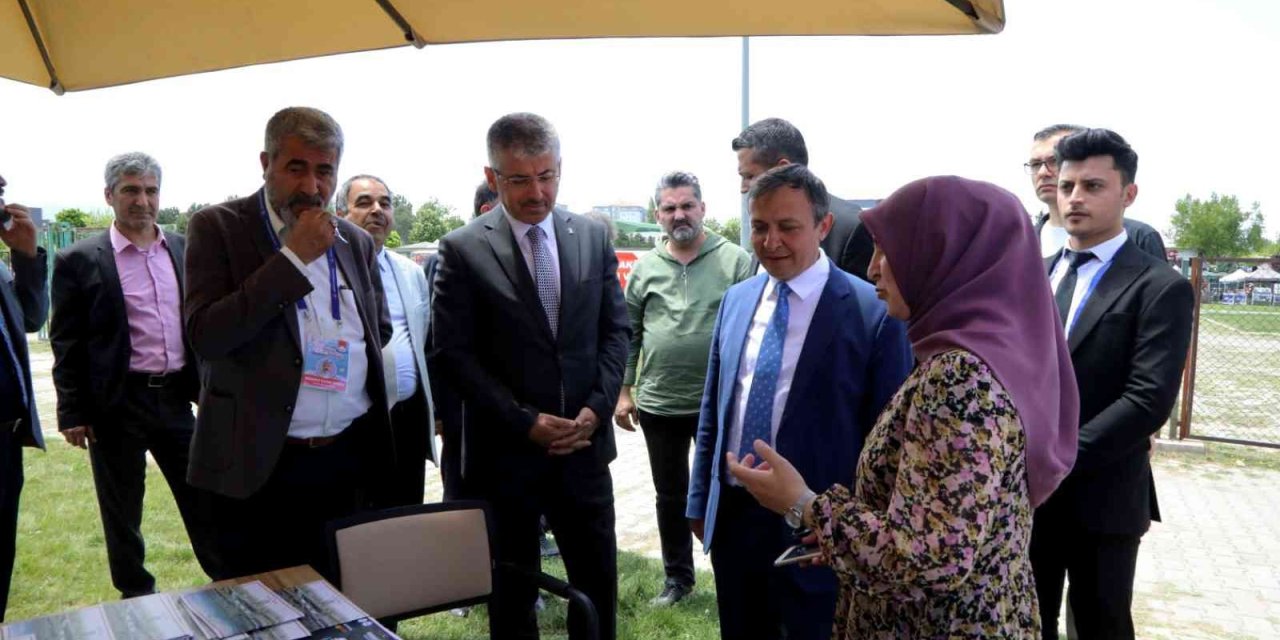 ’sırdaşın Olayım’ Projesi Üniversitelilerle Buluştu