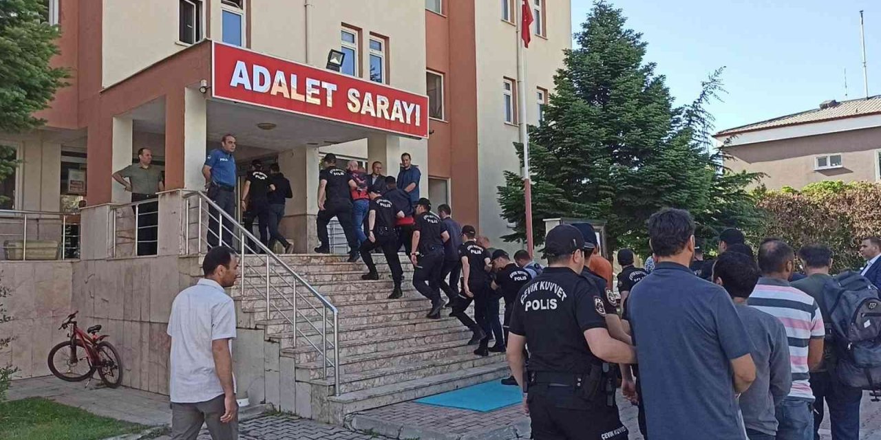 ’miras’ Operasyonu Şüphelilerinden 32 Kişi Adliyede