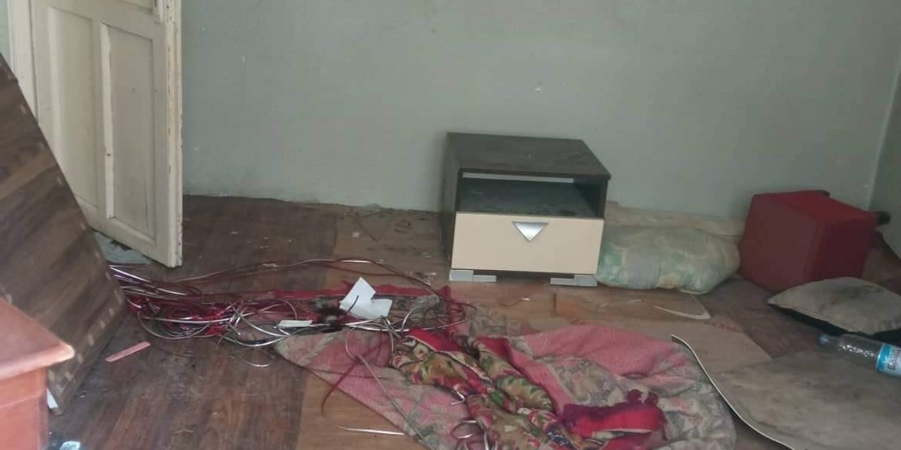 Çaresiz Kalan Vatandaşlardan “bu Eve Bir Çare Bulun” Çağrısı