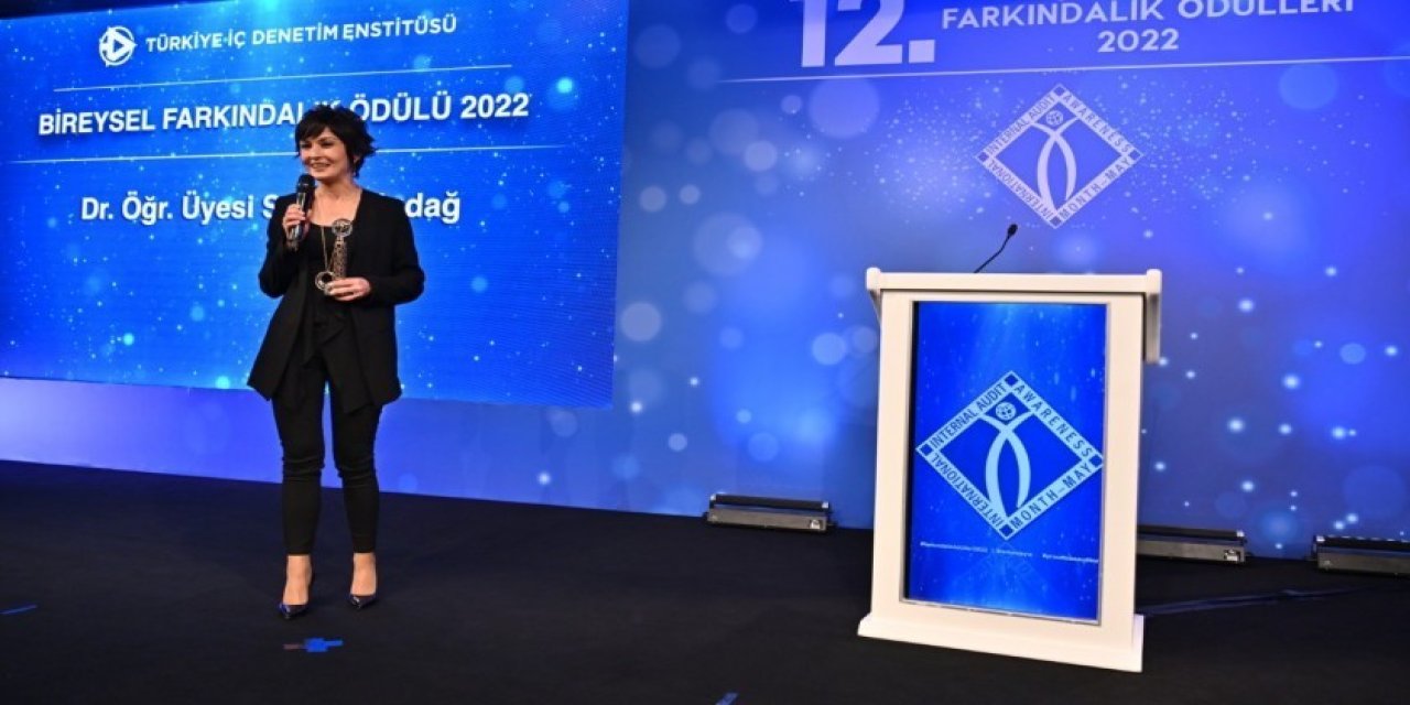 Anadolu Üniversitesi Öğretim Üyesine Tide Tarafından Ödül Verildi