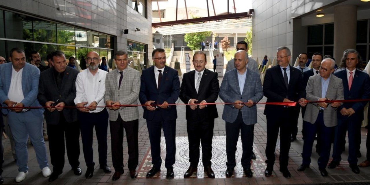 Hükümlü Ve Tutukluların El Sanatları Sergisi Mersin Adliyesi Bahçesinde Açıldı