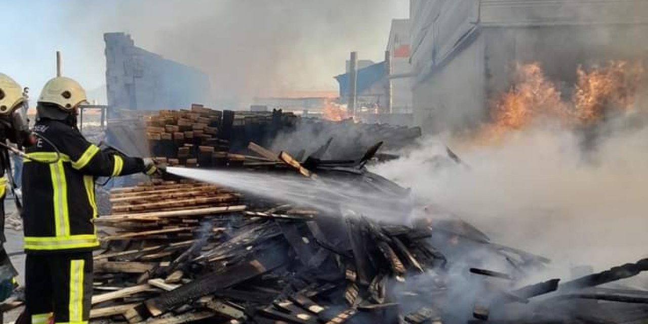 Kereste Fabrikasında Yangın