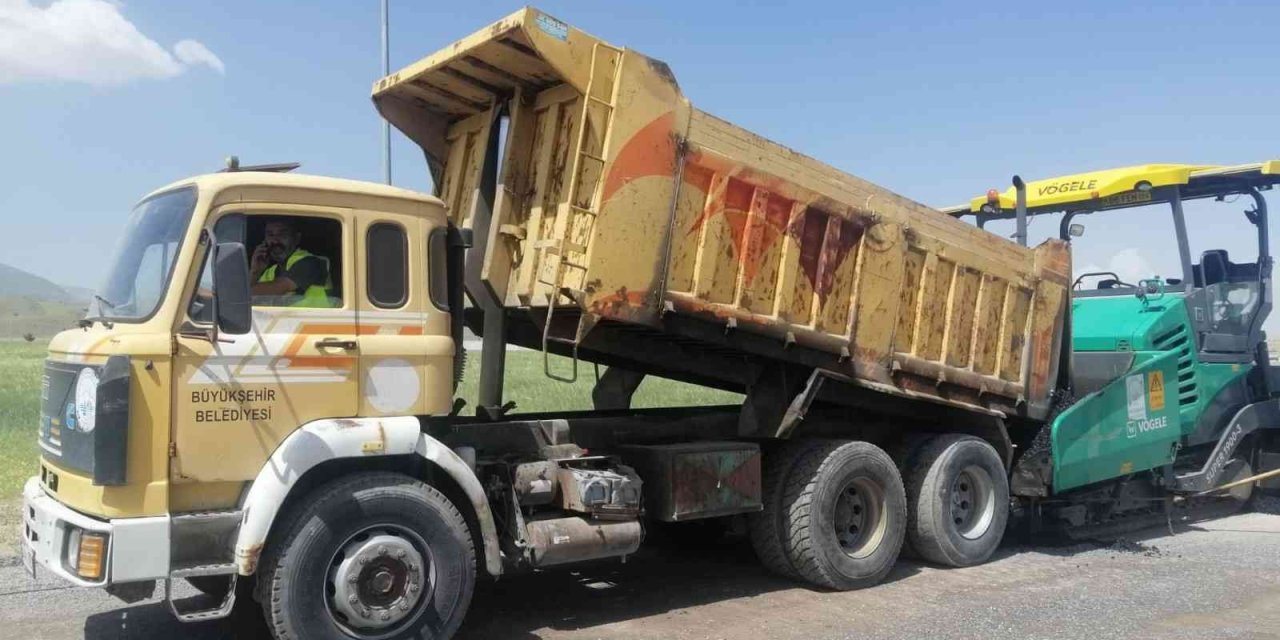 Büyükşehir’den Develi Devlet Hastanesi Çevresine 3.7 Milyon Tl’lik Asfalt Çalışması