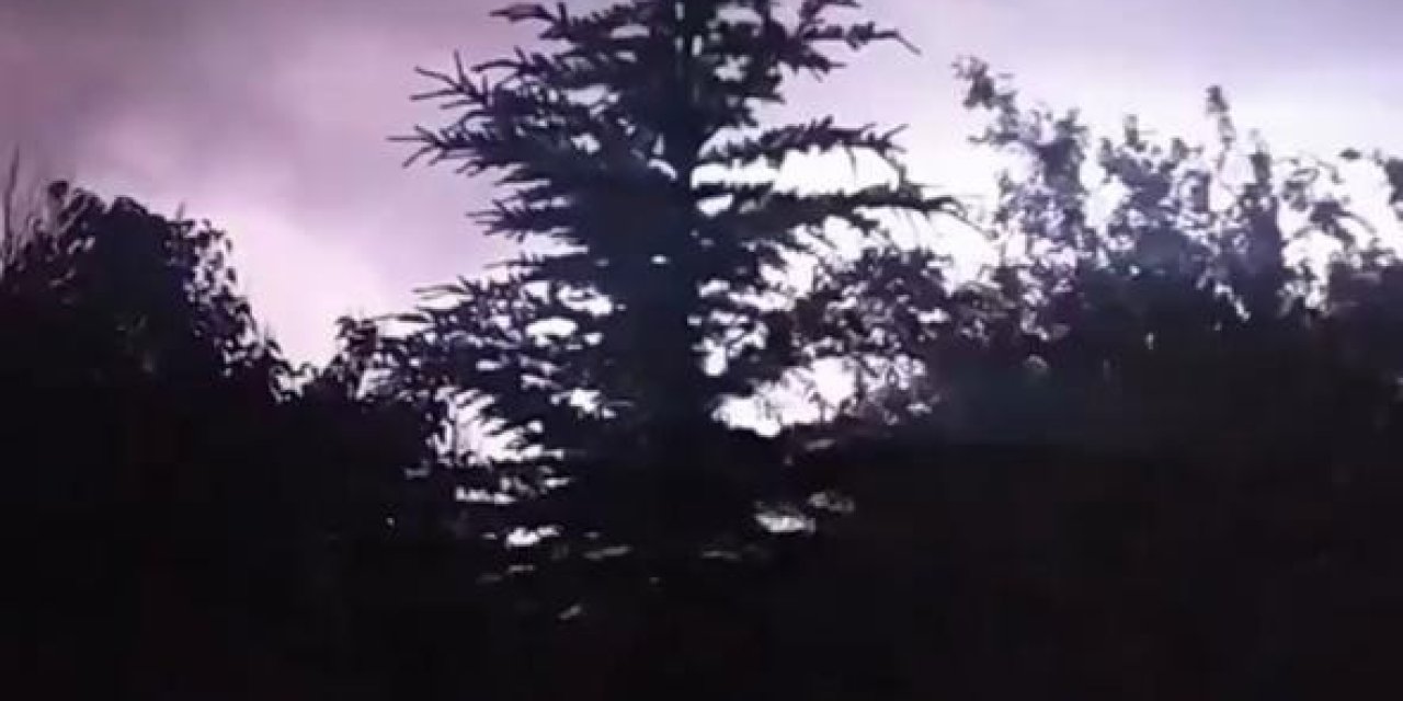 Eskişehir’de Geceyi Şimşekler Aydınlattı