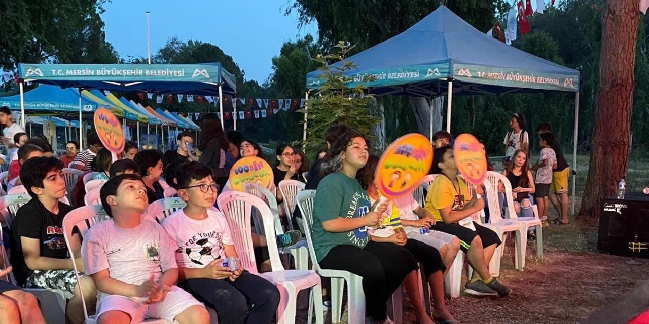 Tarsus’ta ’100 Bin Gülücük Sinema’ Etkinliği