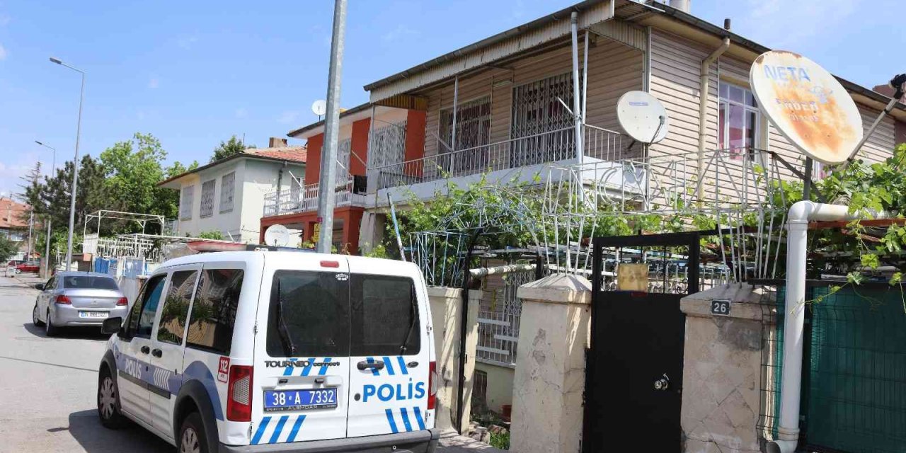 Yaşlı Kadın Yalnız Yaşadığı Evinde Ölü Bulundu