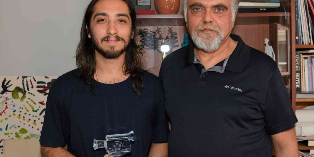 Anadolu Üniversitesi Öğrencileri Uluslararası Film Festivali’nden Ödüllerle Döndü