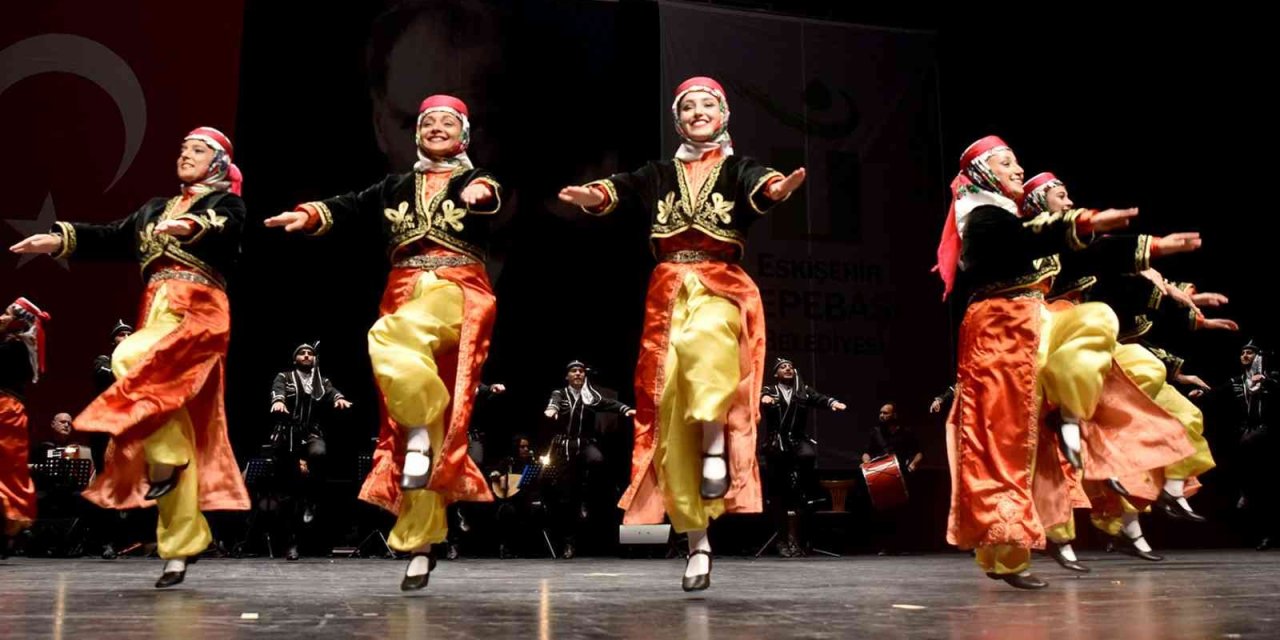 Tepebaşı’nda Yıl Sonu Halk Dansları Gösterisi