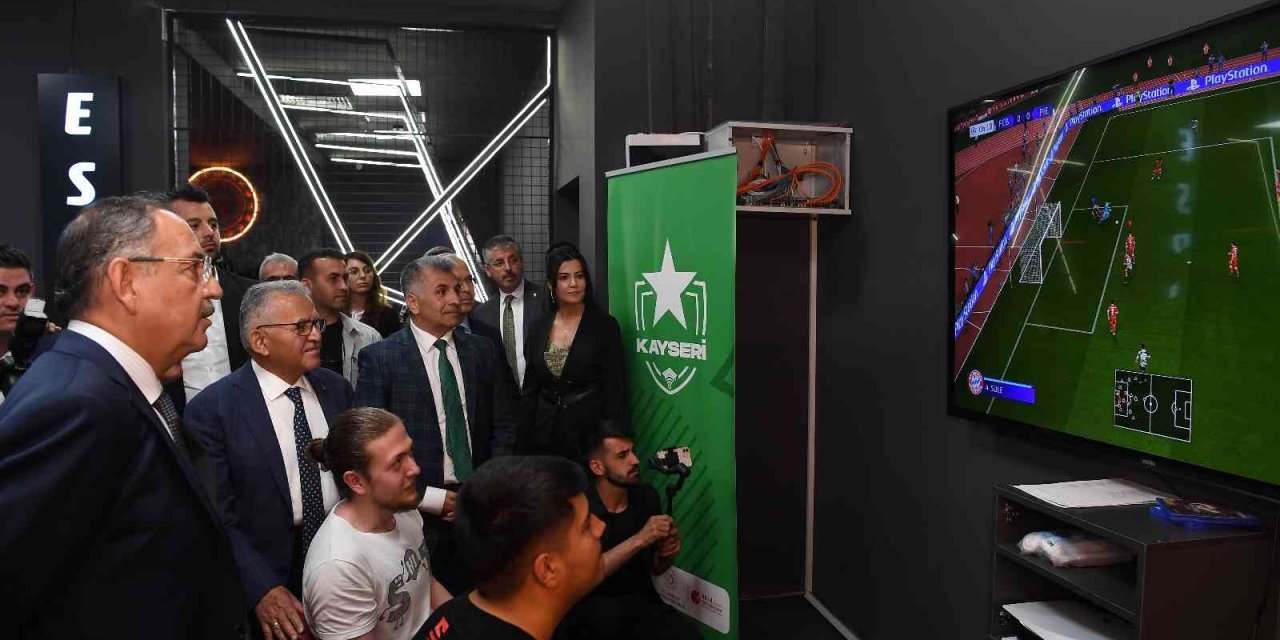 Başkan Büyükkılıç Gençlerle Buluştu