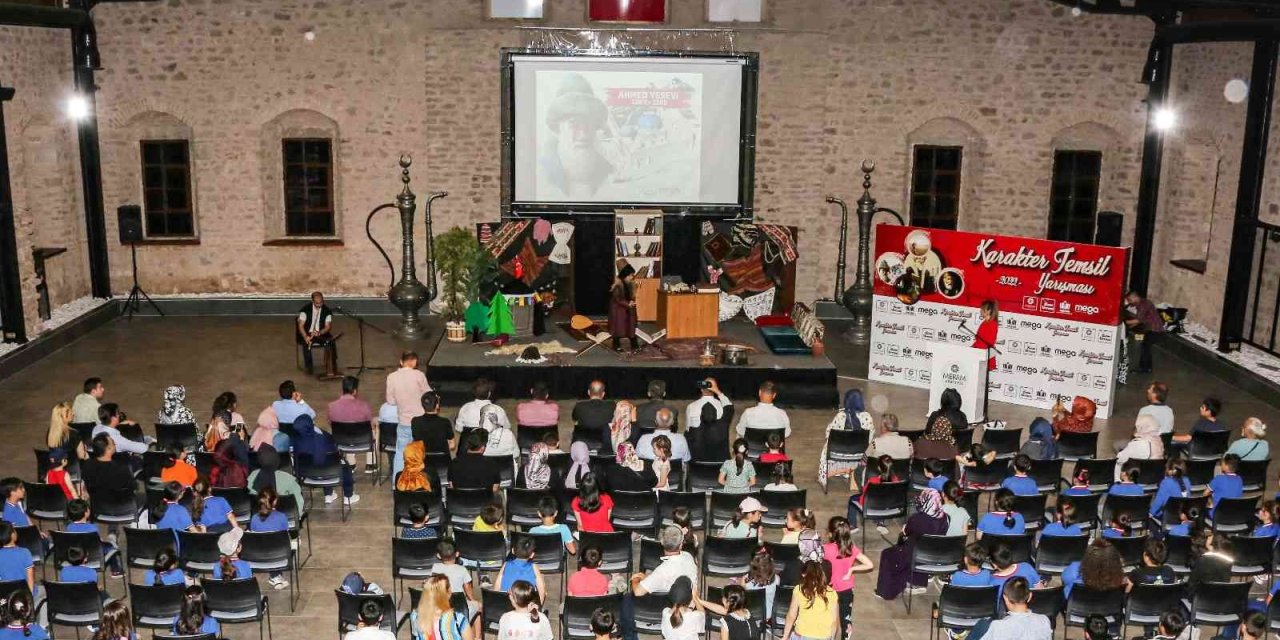 Meram’da Minik Öğrenciler ‘büyük Gönül Erleri’ni Canlandırdı