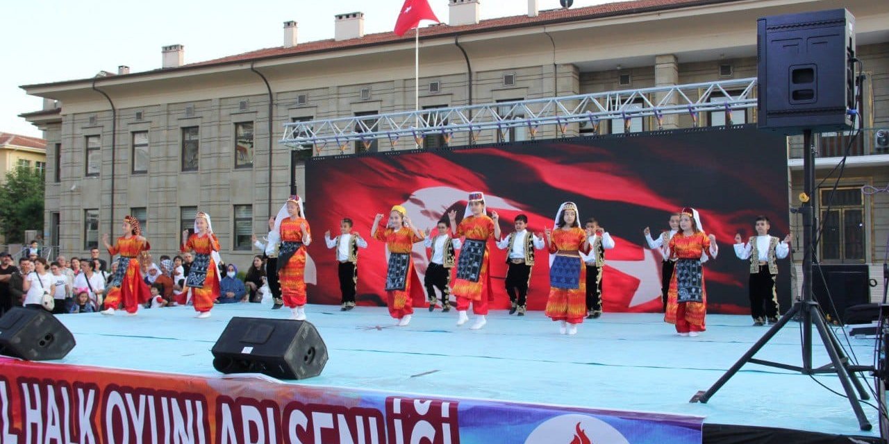 Odunpazarı’nda Halk Oyunları Şenliği