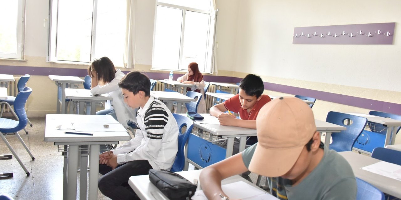 “karatay Okuyor Projesi”ne Katılan Öğrenciler Sınavda Ter Döktü