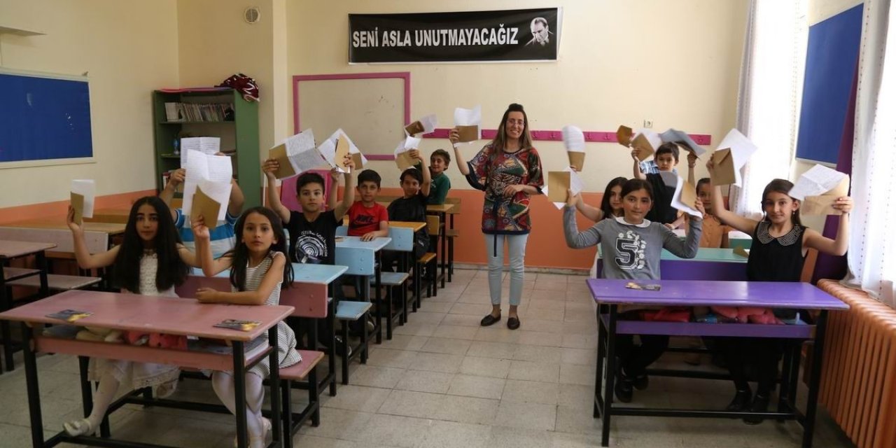 Minik Öğrencilerin Mektubuna Sınır Ötesindeki Mehmetçikten Cevap Geldi