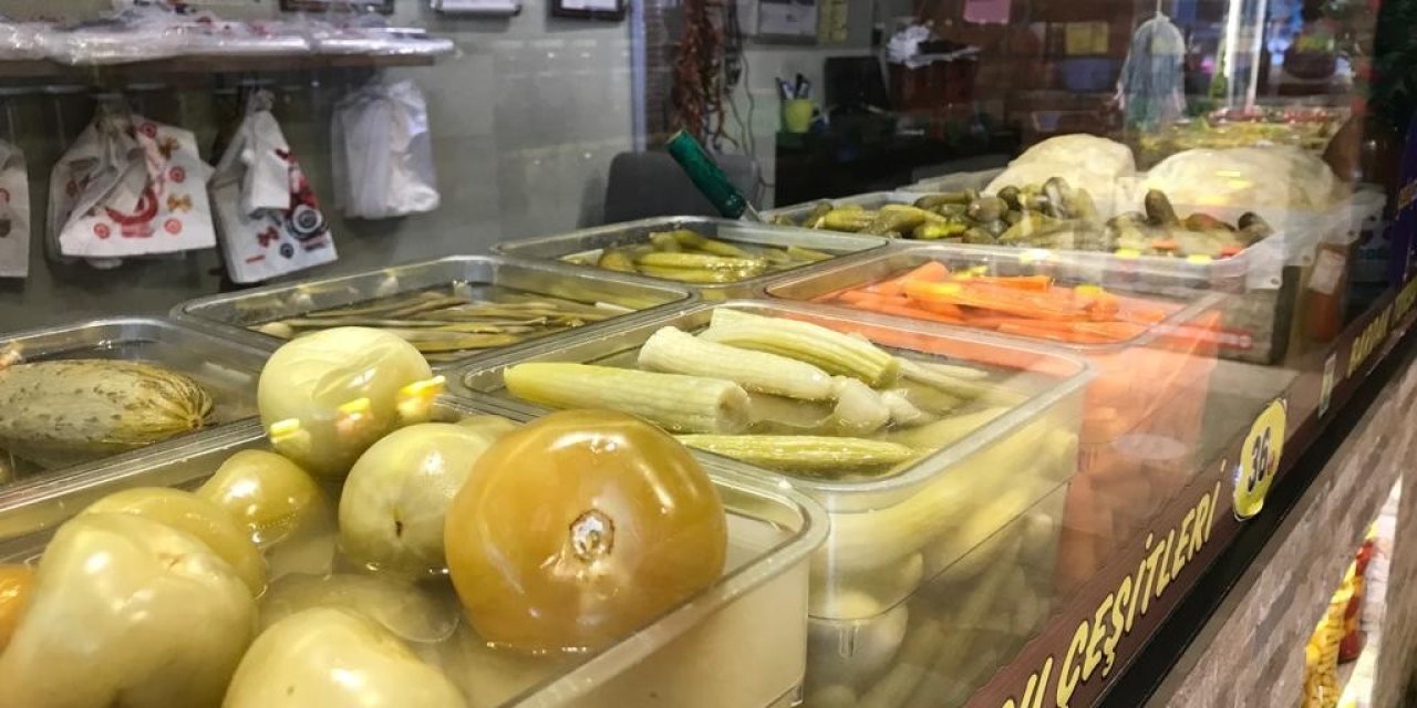 Sezonun Son Turşuları Tezgâhlarda