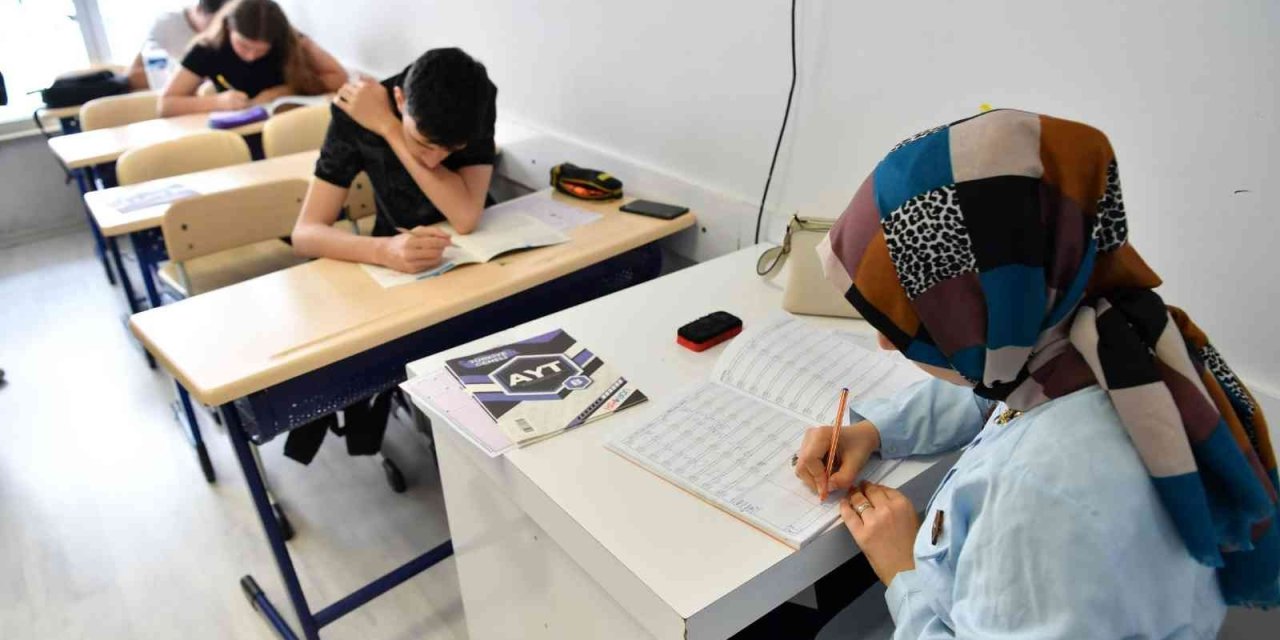 Konyaaltı Eğitimde Fırsat Eşitliği Oluşturuyor