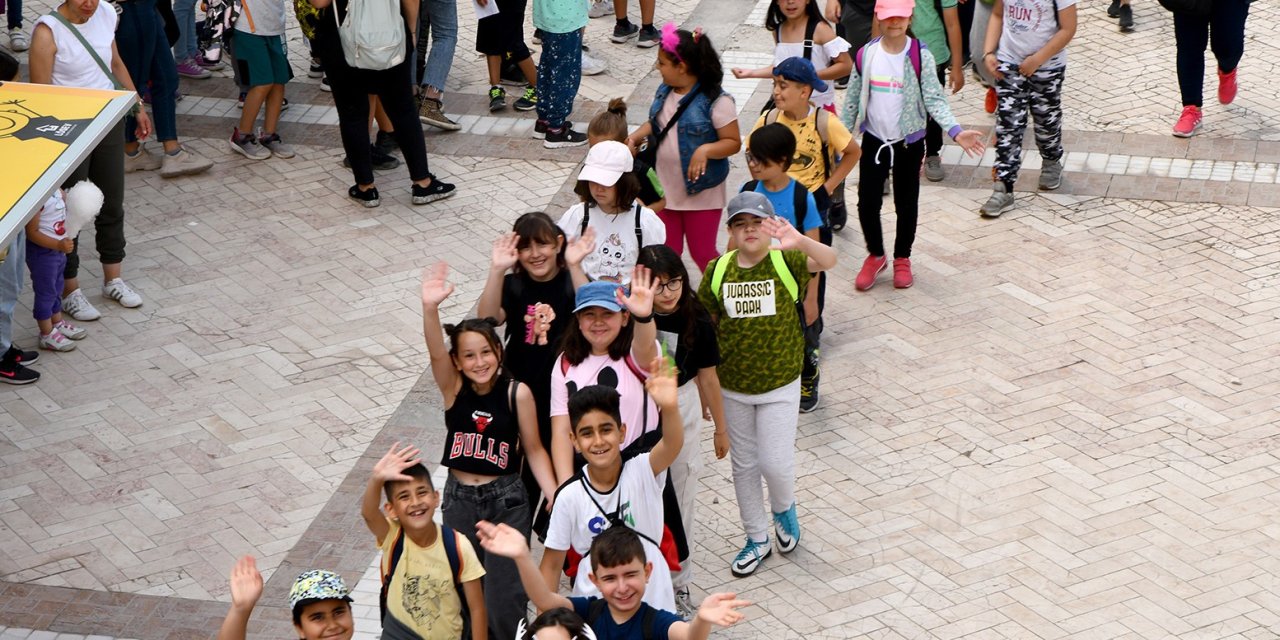 Geri Dönüşüm Temalı Çevre Çocuk Şenliği Düzenlendi