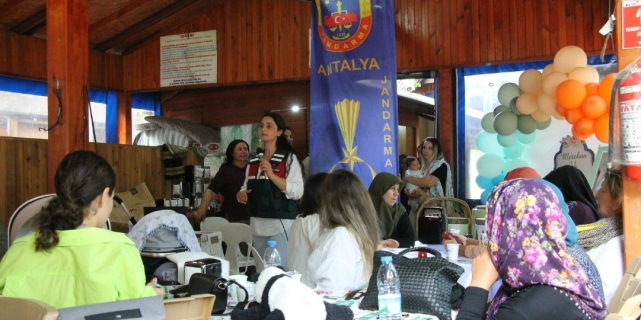 “en İyi Narkotik Polisi: Anne” Projesiyle Anne Ve Anne Adayları Bilgilendirildi