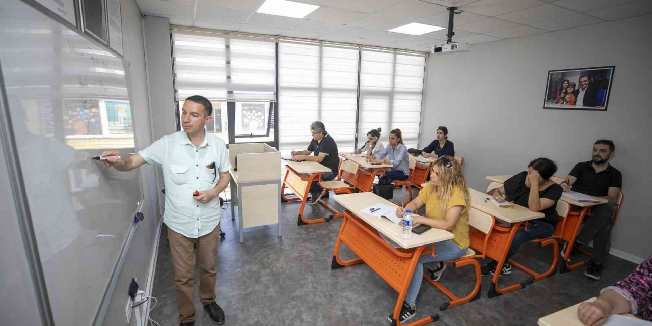 Mercek’te Dil Kurslarına Yoğun İlgi