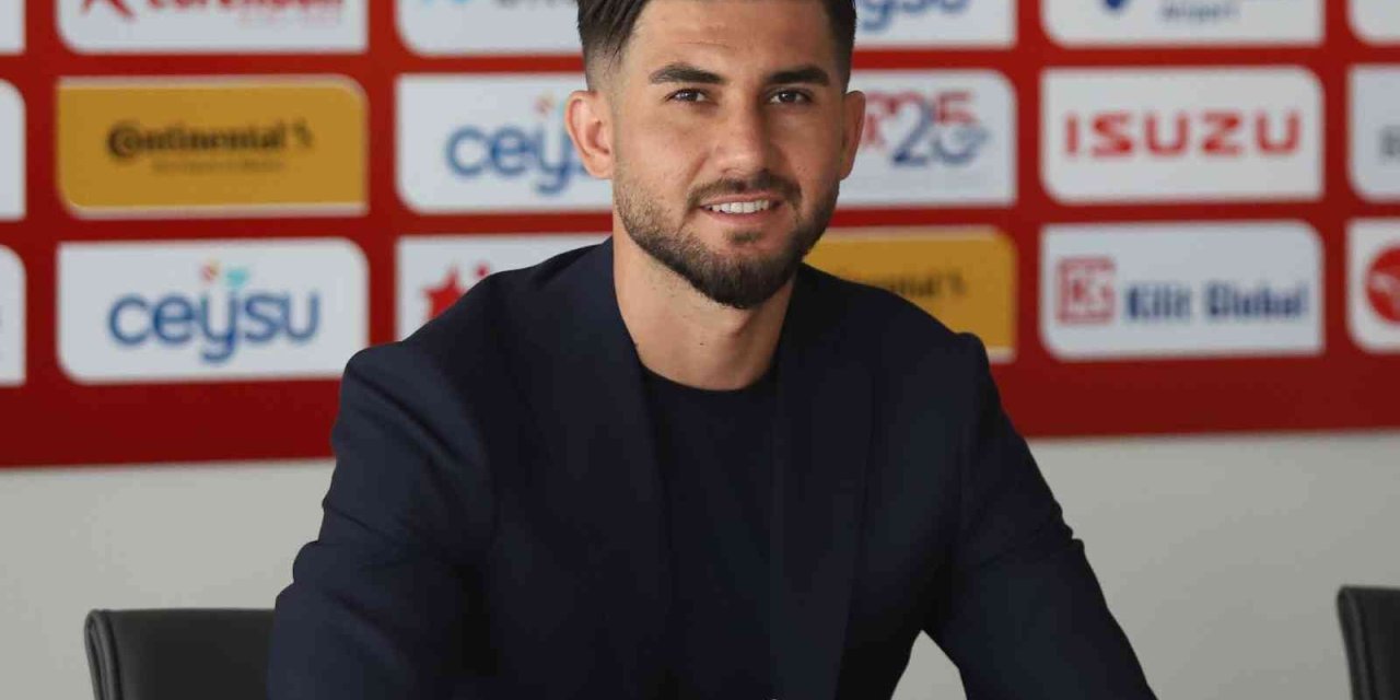 Antalyaspor’un Yeni Transferi Soner Aydoğdu Resmi İmzayı Attı