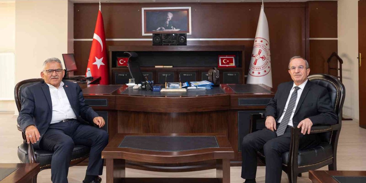 Başkan Büyükkılıç’a “en Çok İstihdam Ve En Çok Kadın İstihdamı” Plaketi