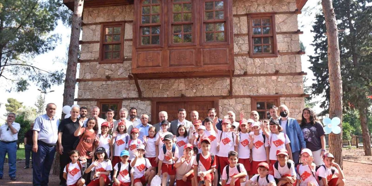 Dokumapark Orman Kütüphanesi Okurlarıyla Buluştu