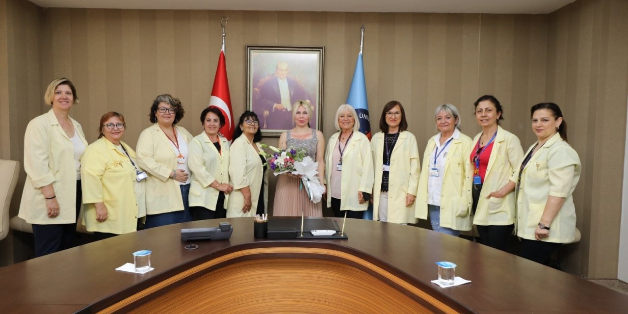 İyilik Ve Yardımseverliğin Rengini “sarı” Olarak Belirlediler