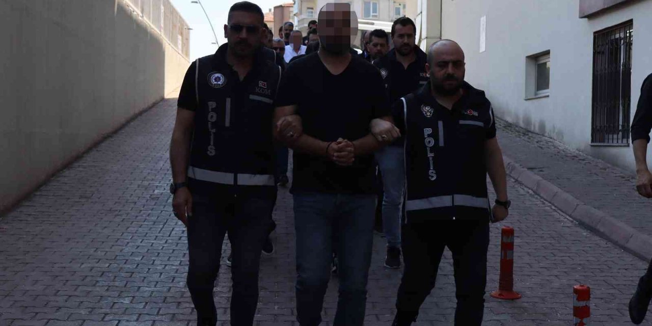 Mali Polisler 8 Ay Takip Etti, Vatandaşları 100 Milyon Tl Dolandıran 9 Kişi Yakalandı