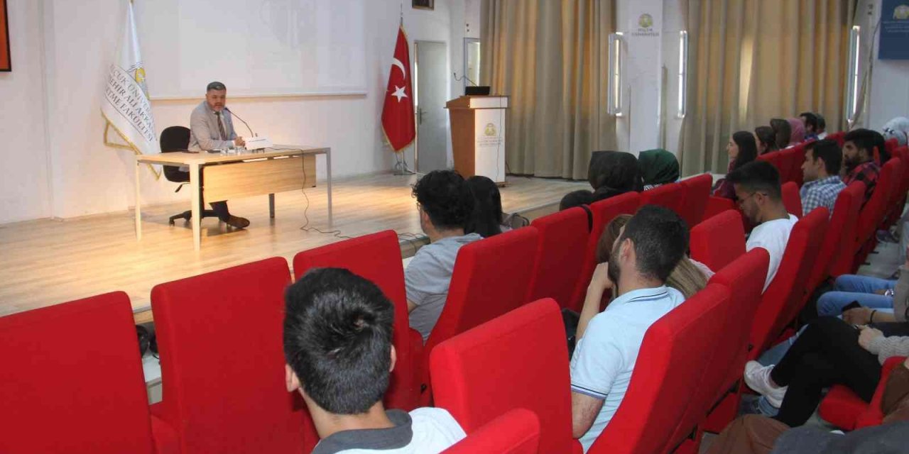 Beyşehir’de 15 Temmuz Demokrasi Ve Milli Birlik Gençlik Konferansı