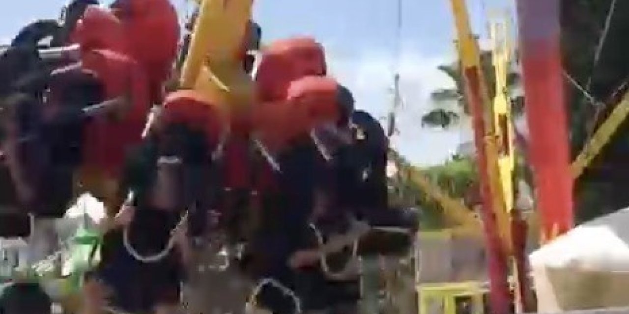 Antalya’da Lunaparktaki Salıncağın Platformdan Çıktığı Anlar Cep Telefonu Kamerasında