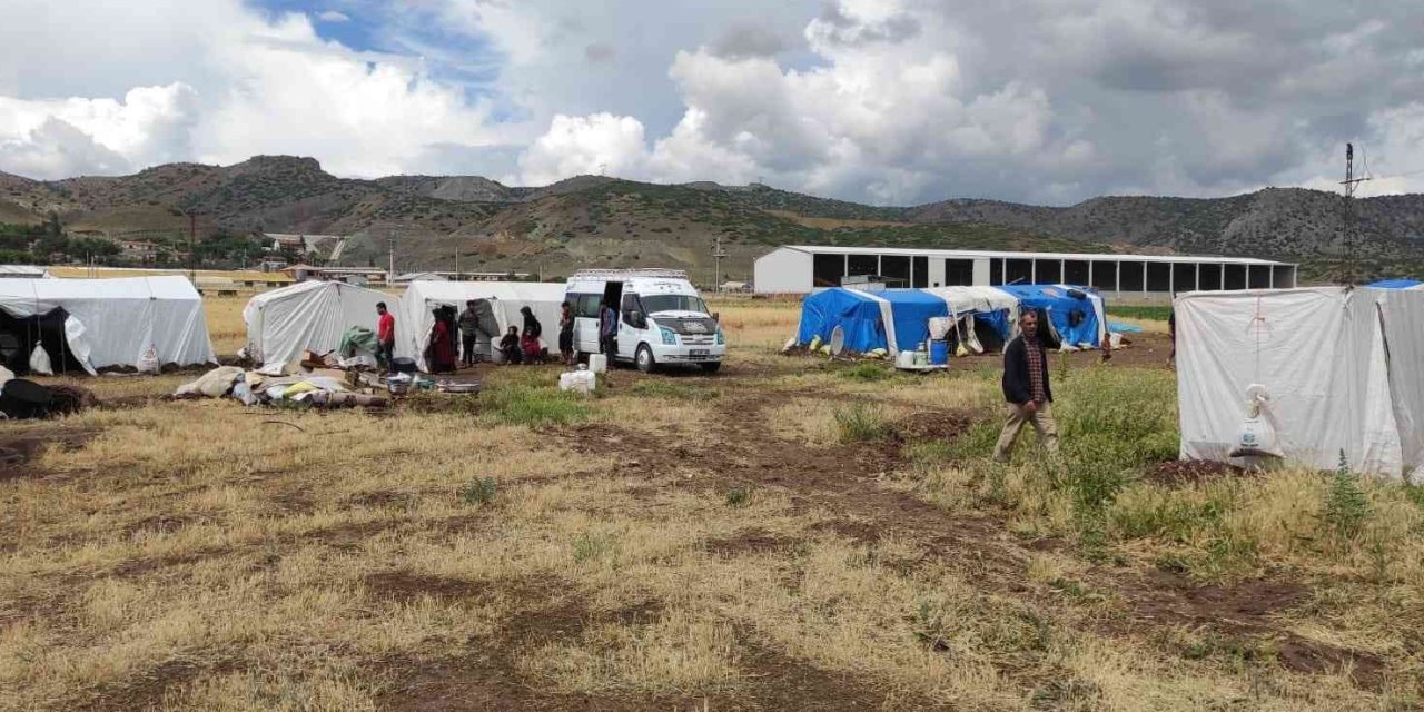 Mevsimlik İşçilerin Çadırlarını Sağanak Vurdu