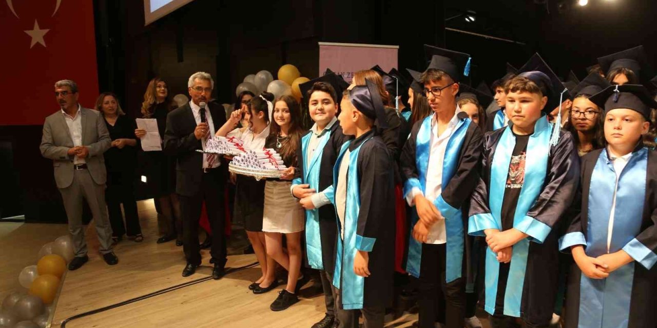 Osman Zeki Yücesan Ortaokulu’ndan Yılsonu Etkinliği