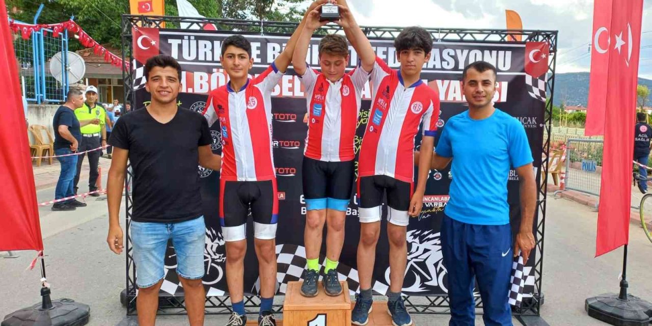 Antalyasporlu Genç Bisikletçiler Burdur’da İkinci Oldu