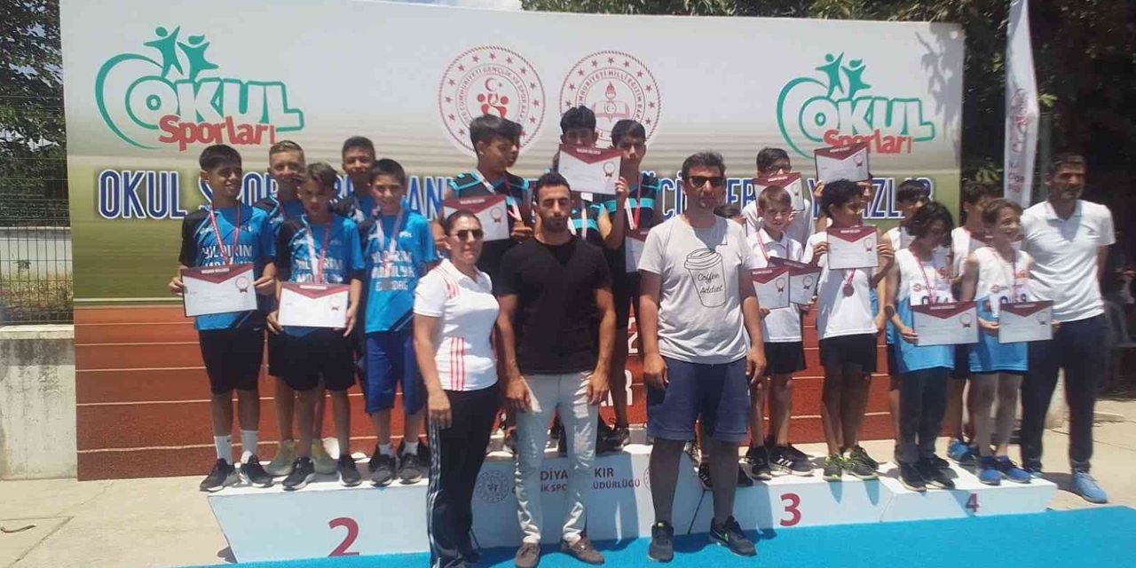 Eskişehirli Öğrencilerden Ortaokullar Arası Atletizm Türkiye Şampiyonası’nda Derece