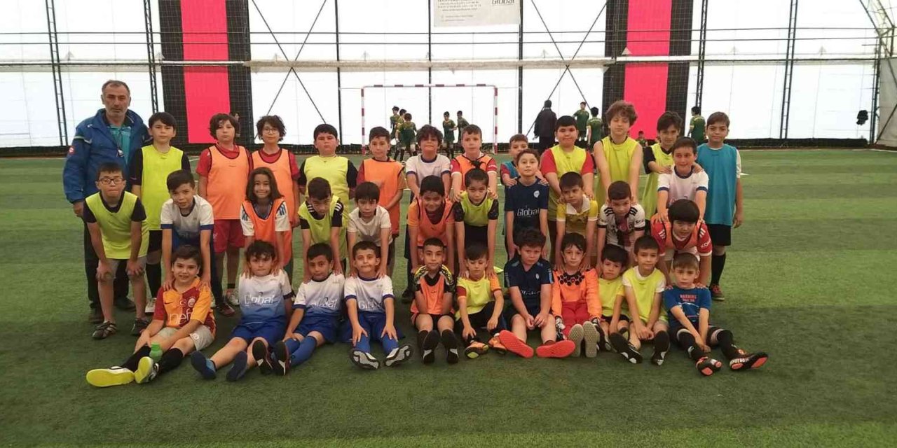 Ihlamurkentspor İle Global Spor Dostluk Maçında Karşı Karşıya Geldiler