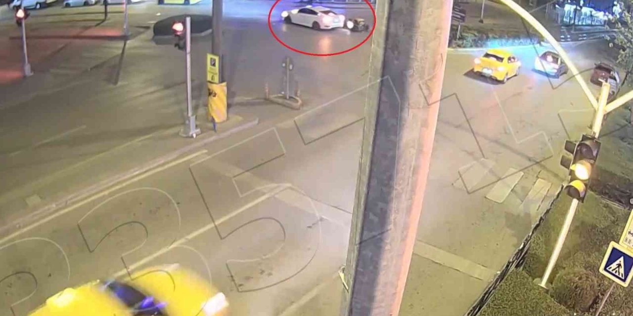 Eskişehir’deki Trafik Kazası Mobese Kamerasına Yansıdı