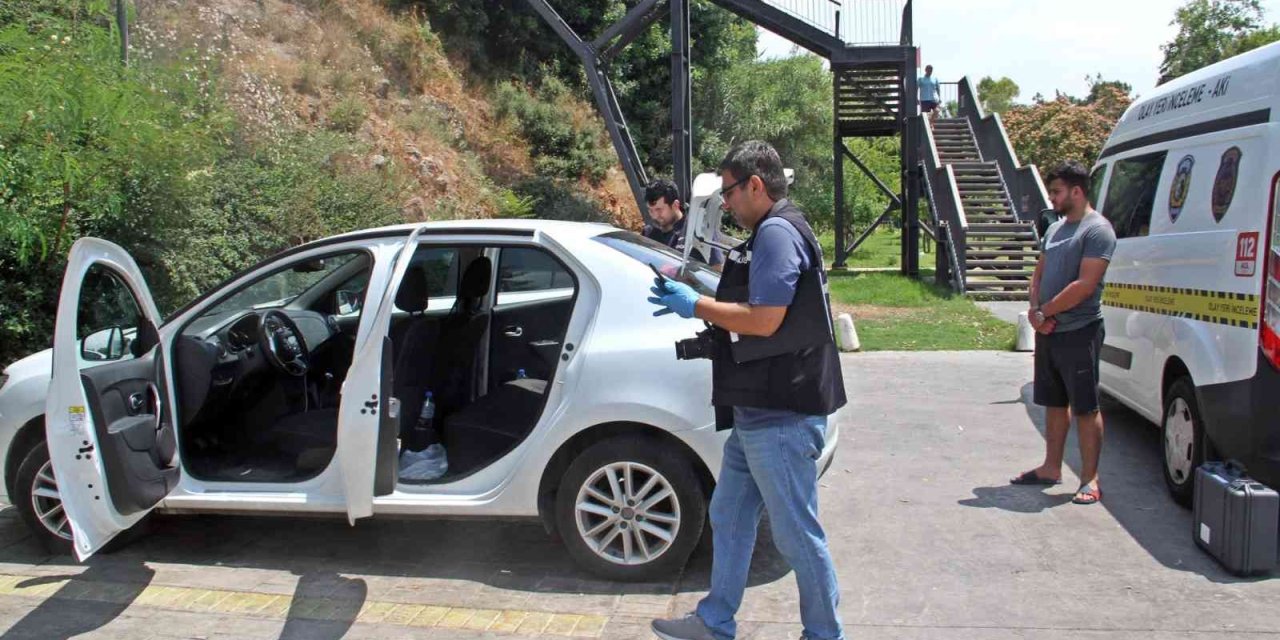 Akşam Deniz Keyfi Yapıp Araçlarında Uyuyan Tatilcilere Sabah Hırsız Şoku