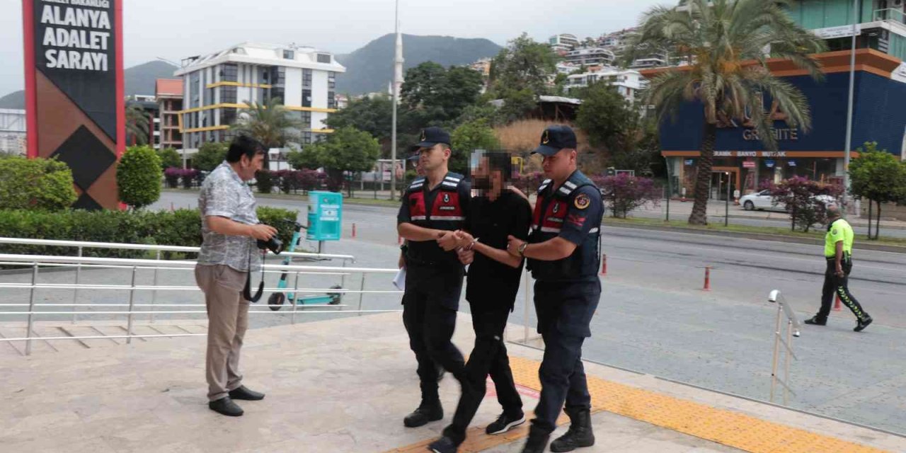 Misafir Olarak Girdiği Evden 50 Bin Euro Çaldı