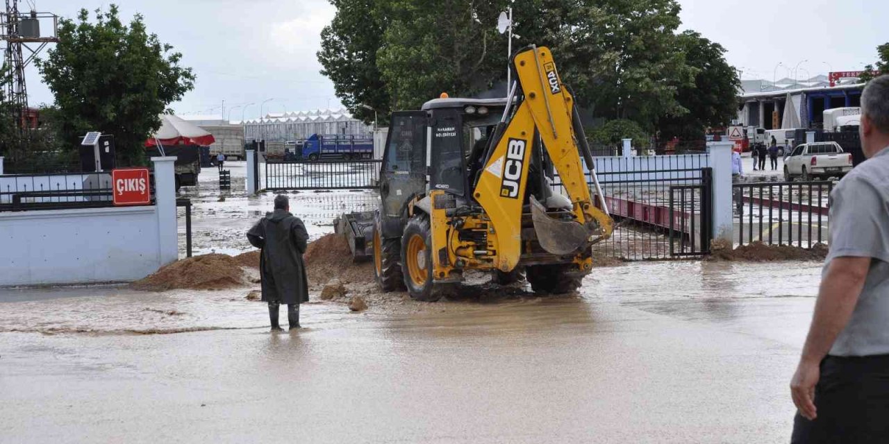 Karaman’da Selin Şehir Merkezine Ulaşmasını Ekipler Önledi