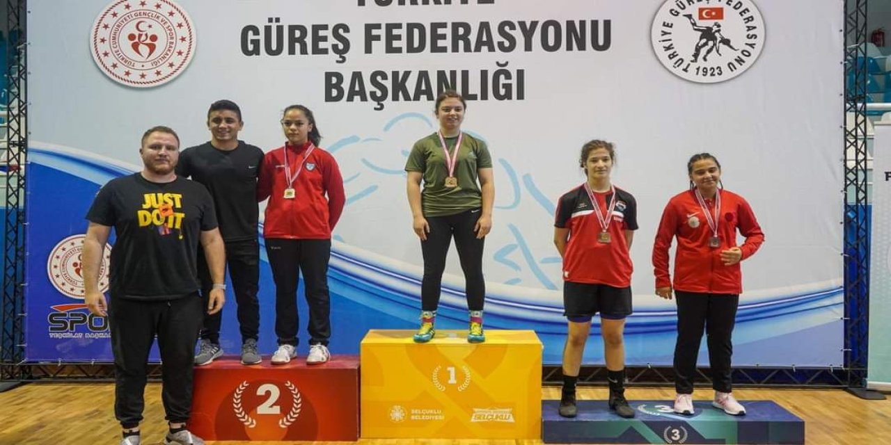 Kaşlı Güreşçiler Dereceyle Döndü