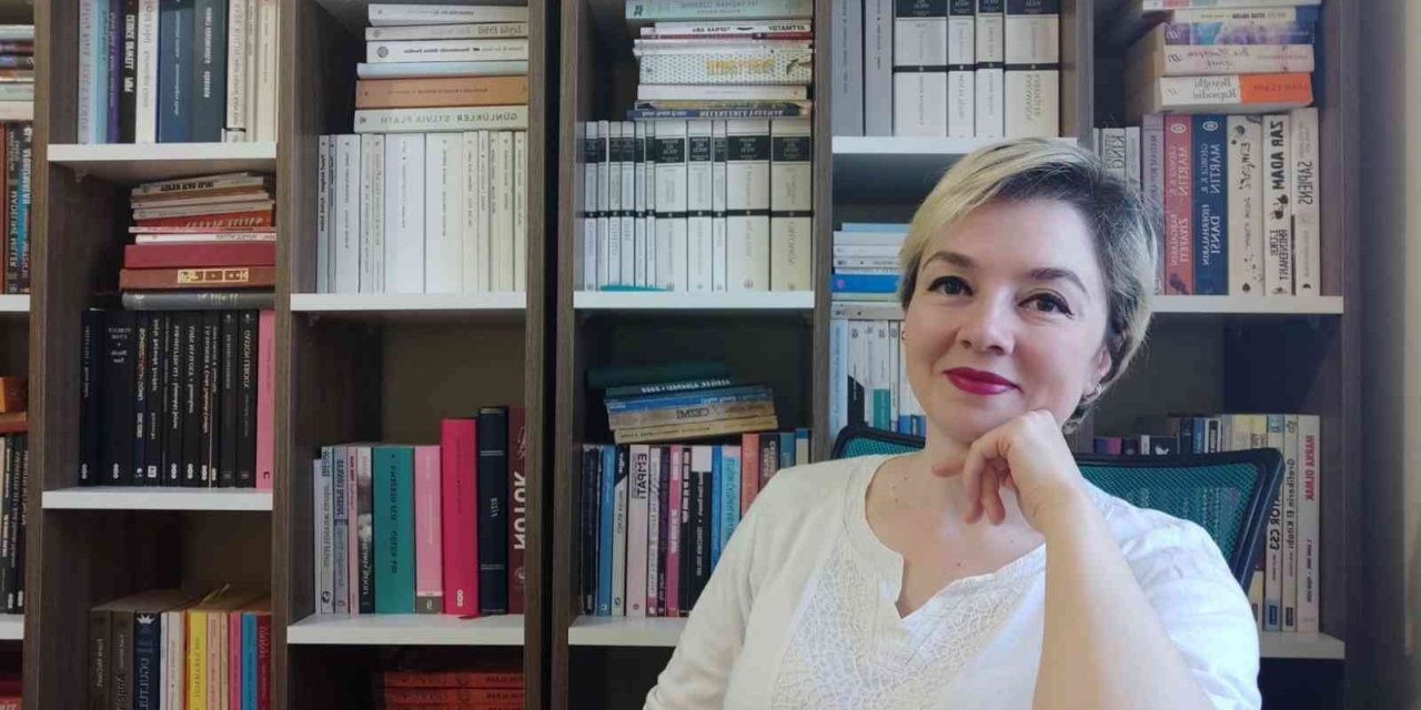 “kendin Ol Yaz” Kampanyası Sosyal Medyadaki Kadın Yazarları Teşvik Ediyor